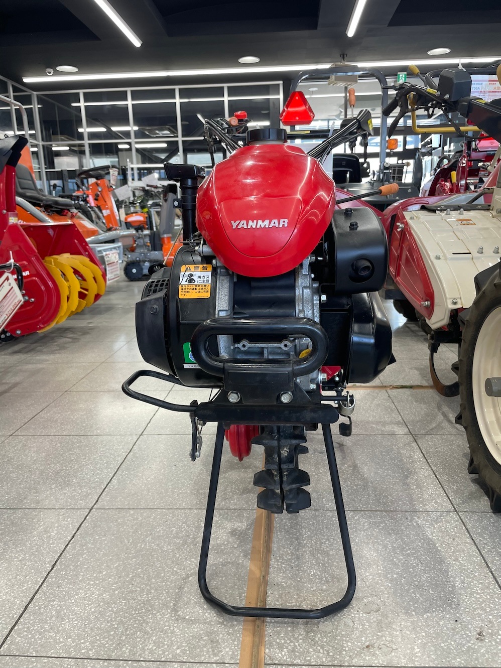 ヤンマー 管理機 SK450-DX 機体寸法:1520×615×1050 出力4.2PS 使用燃料 :ガソリン/2.3L