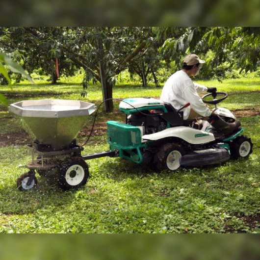 OREC】オーレック｜牽引式肥料散布機 HS100｜効率的で正確な肥料散布が