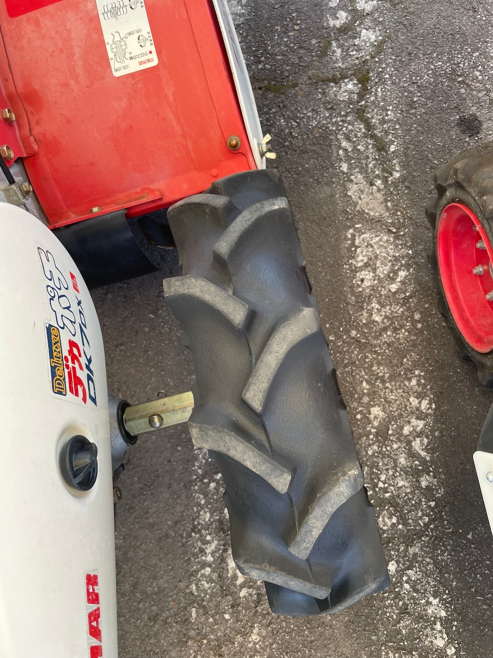 ヤンマー 耕耘機 DK7DX 機体寸法:1740ｍｍ×650ｍｍ×1020ｍｍ 出力6.2PS 使用燃料 :ガソリン