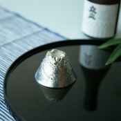 立山のぐい呑 - S｜錫製雑貨・酒器の通販は能作オンラインショップ【公式】