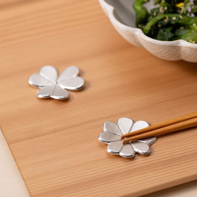 ほんの気持ちギフト（箸置-「花ばな」梅・桜2ヶセット）｜錫製