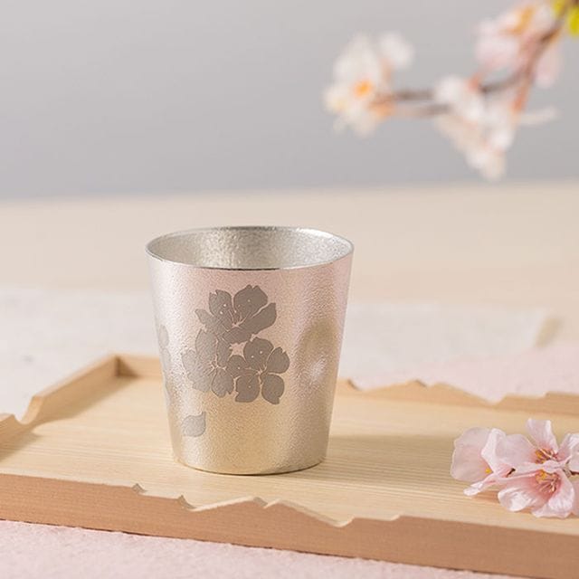 伊藤剛俊　銀箔押しのような脚付杯　洗練された形、美しいデザイン　未使用 伊藤剛俊展からのお知らせです。 伊藤剛俊展（4/13-4/21）では全作品ご