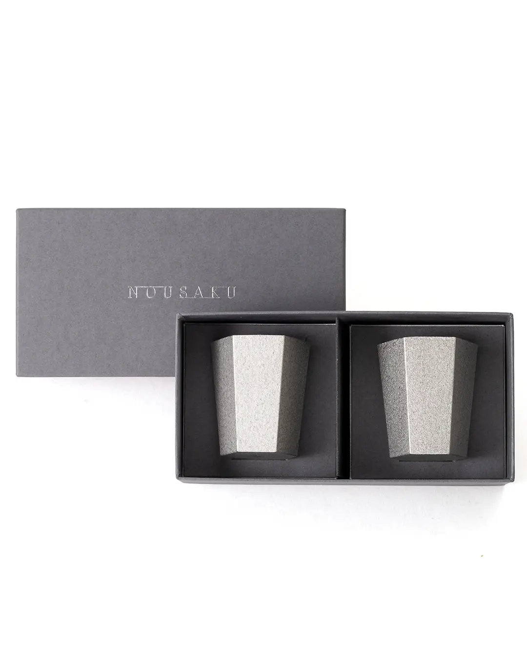 土井宏友作　酒器　錫漆片口(ふくら雀）と盃 セット商品から探す｜錫製雑貨・酒器の通販は能作オンラインショップ