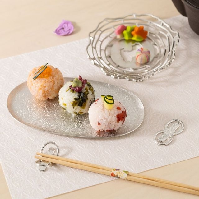 小長皿 - 布目・氷割｜錫製雑貨・酒器の通販は能作オンラインショップ