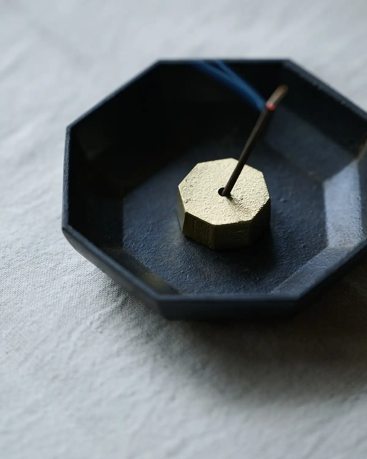 香鉢 - 八卦 - 黒茶｜錫製雑貨・酒器の通販は能作オンラインショップ