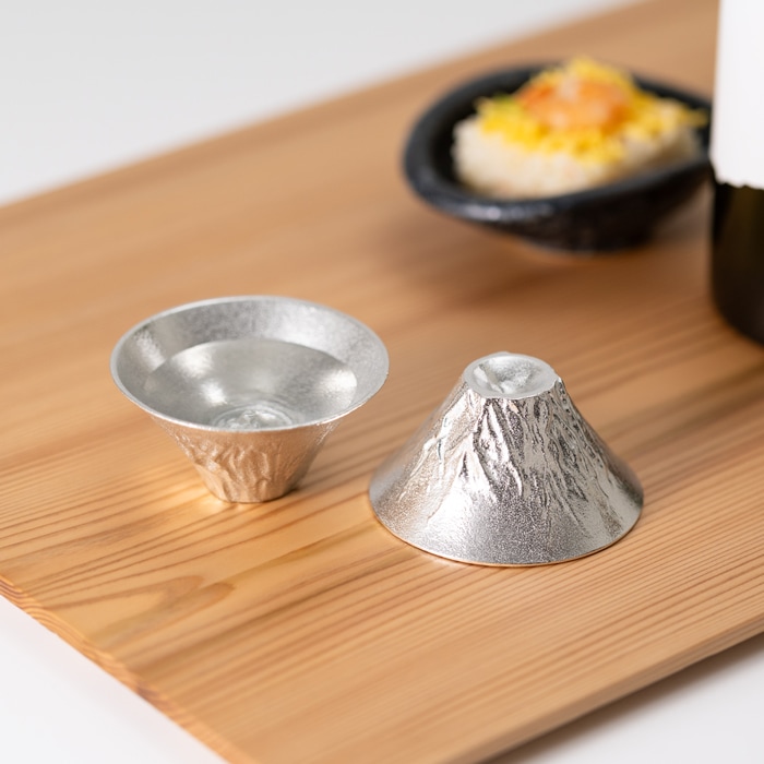 能作 錫 ぐい呑み 富士山 FUJIYAMA 2つセット 酒器 お猪口 富士山 FUJIYAMA 2ヶセット｜錫製雑貨・酒器の通販は能作