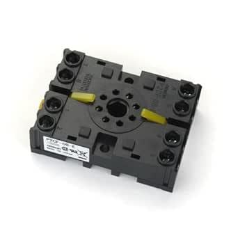 オムロン　ソケット　P2CF-08