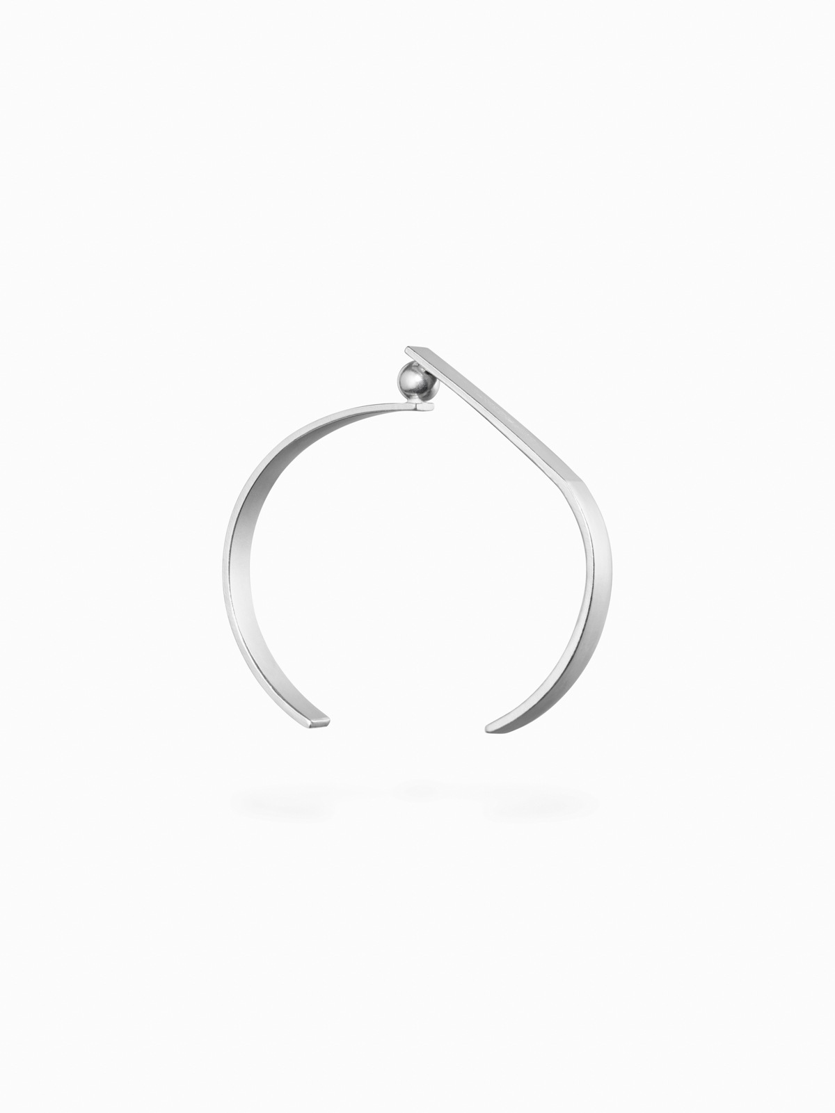 Touch the Line Flat Bangle