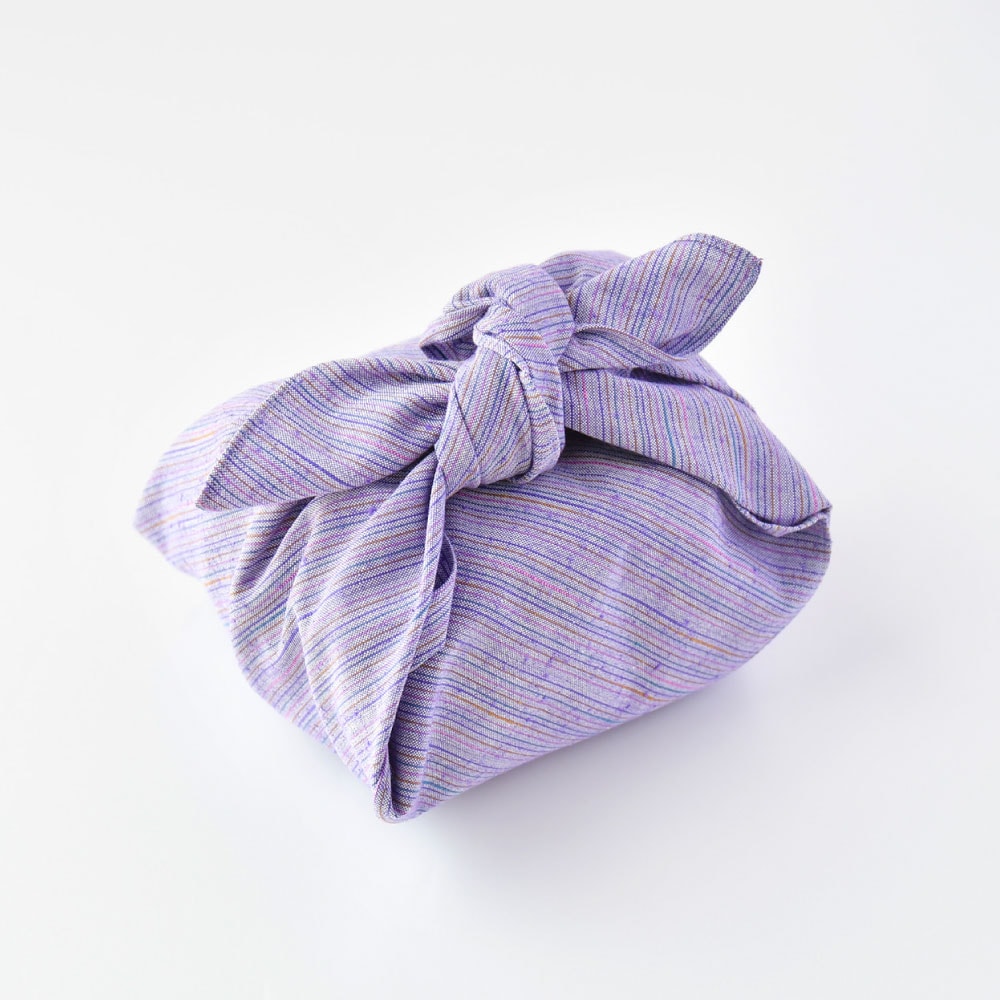 【つむぐ】お弁当包み　55cm　なないろ紬　ラベンダー