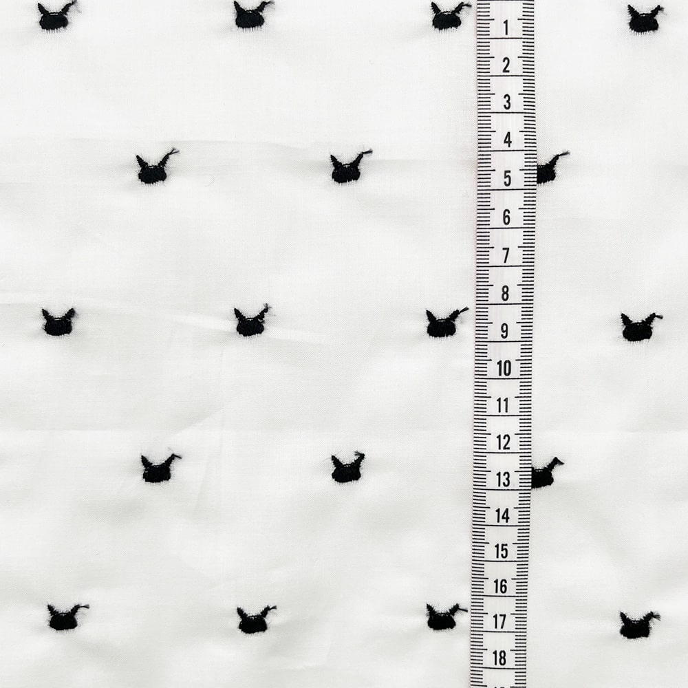 ねこねこ 刺しゅう コットンローン生地 (ホワイト×黒ねこ)