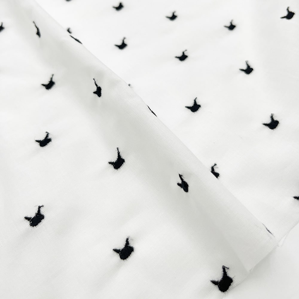 ねこねこ 刺しゅう コットンローン生地 (ホワイト×黒ねこ)