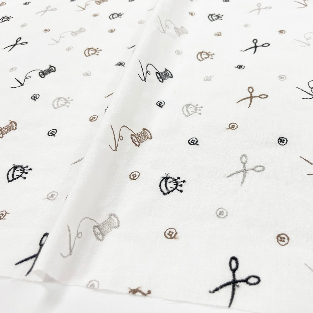 ソーイングマテリアル刺しゅう　モノトーン｜キャンブリック生地　刺繍