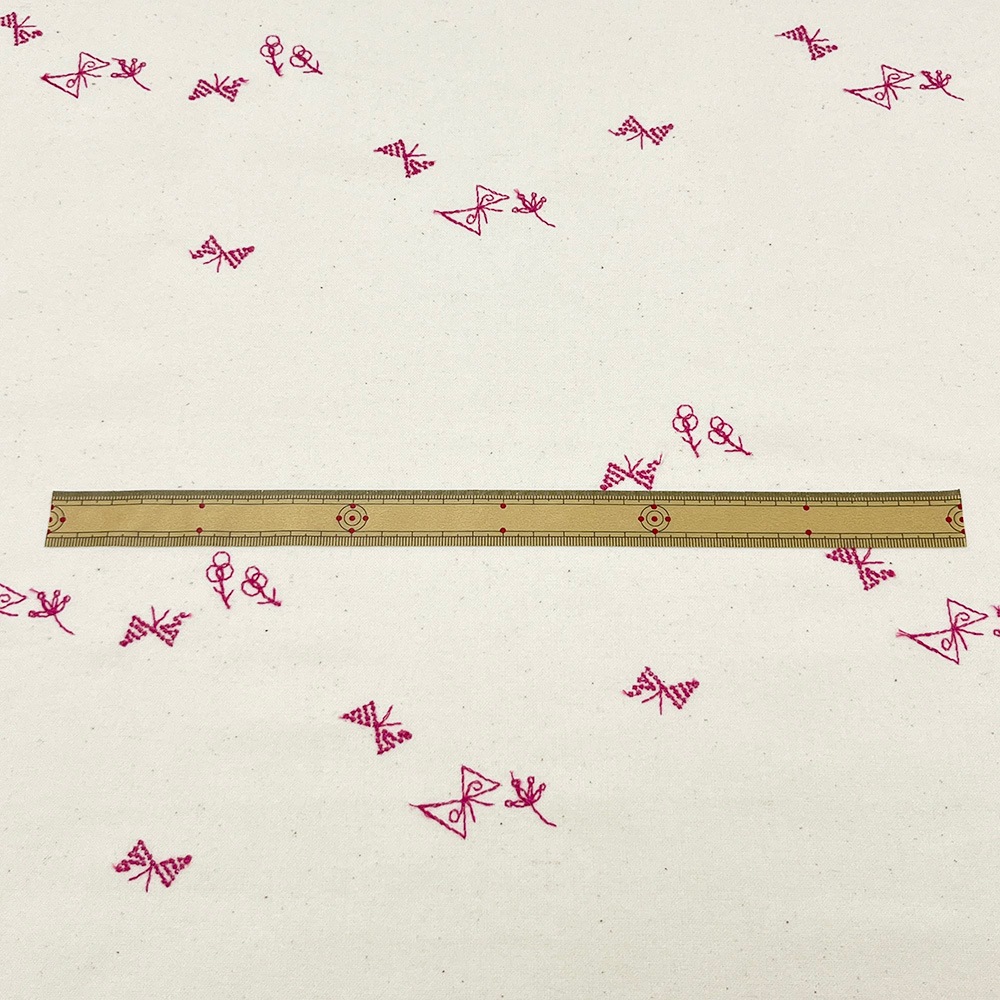 【Hitosaji】ちょうちょさんぽ 刺しゅう｜コットンフランネル 生成り