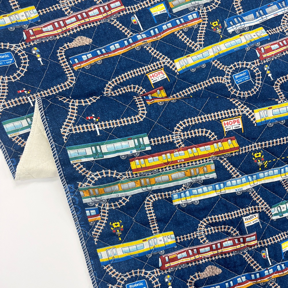 【Riconic】「ガッタンゴットン」 デジタルプリント｜キルティング