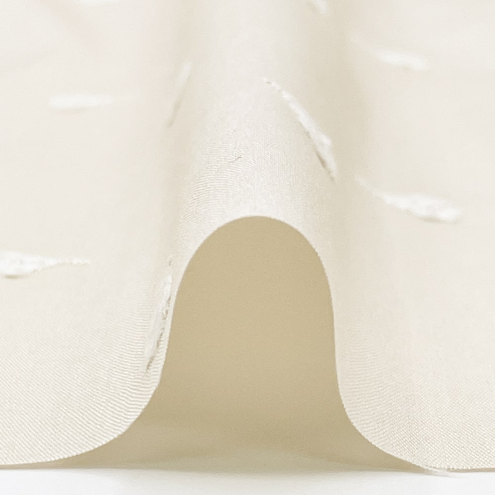 ベリー柄 ナッツ柄 木の実刺しゅう ブロード生地  (エクリュベージュ)