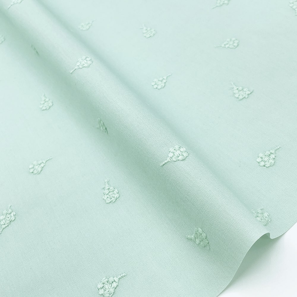 ベリー柄 ナッツ柄 木の実刺しゅう ブロード生地  (ペパーミント)