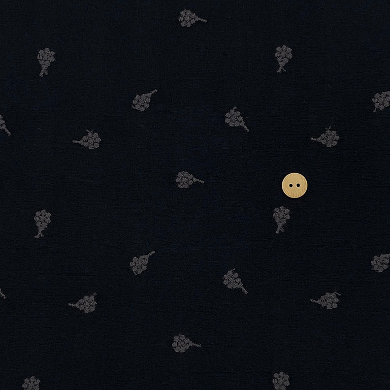 ベリー柄 ナッツ柄 木の実刺しゅう ブロード生地  (ブラック)