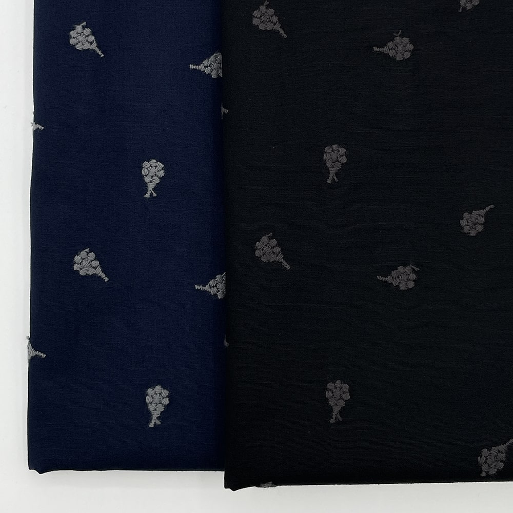 ベリー柄 ナッツ柄 木の実刺しゅう ブロード生地  (ブラック)