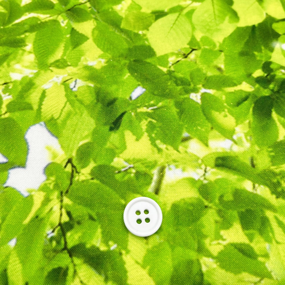 【Riconic】「FabtureCotton 緑と丸太」 デジタルプリント|シーチング