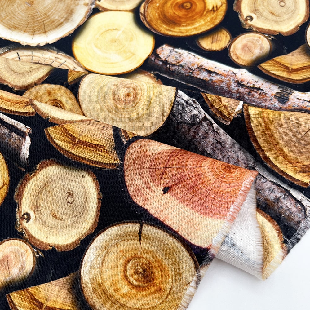 【Riconic】「FabtureCotton 緑と丸太」 デジタルプリント|シーチング