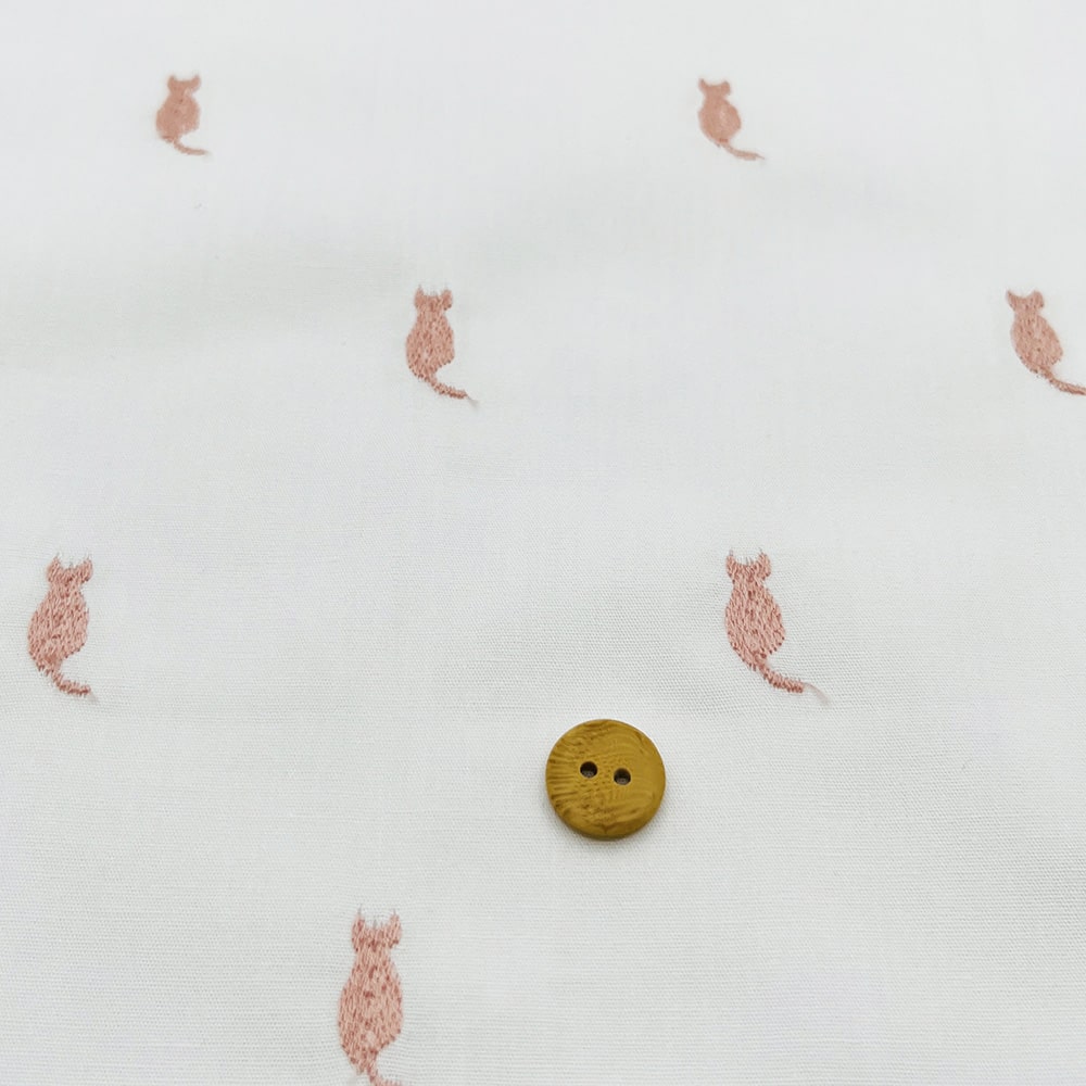 ねこねこシルエット 刺しゅう コットンブロード生地 (ホワイト×ピンクねこ)