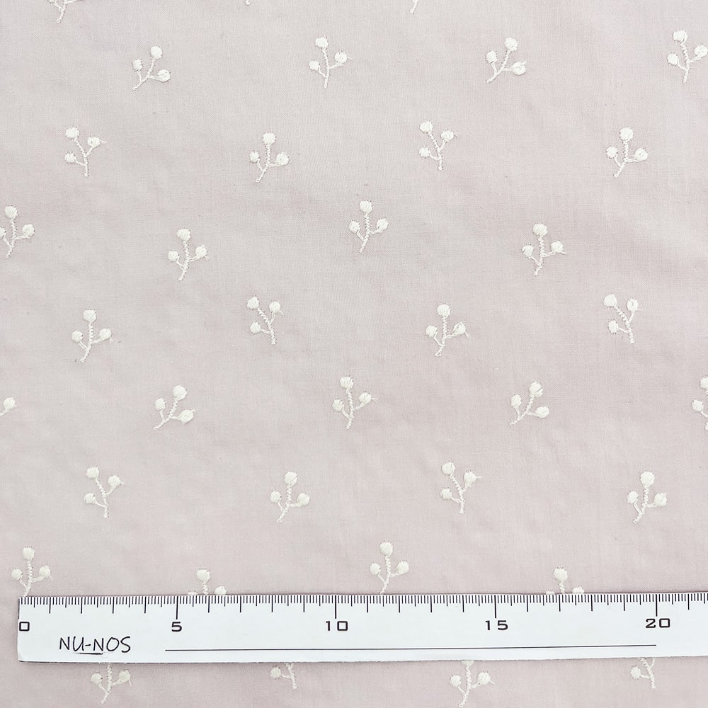kinomi 刺しゅう キャンブリック生地｜木の実 刺繍 コットンキャンブリック(ピンクベージュ×ミルキーホワイト刺繍)