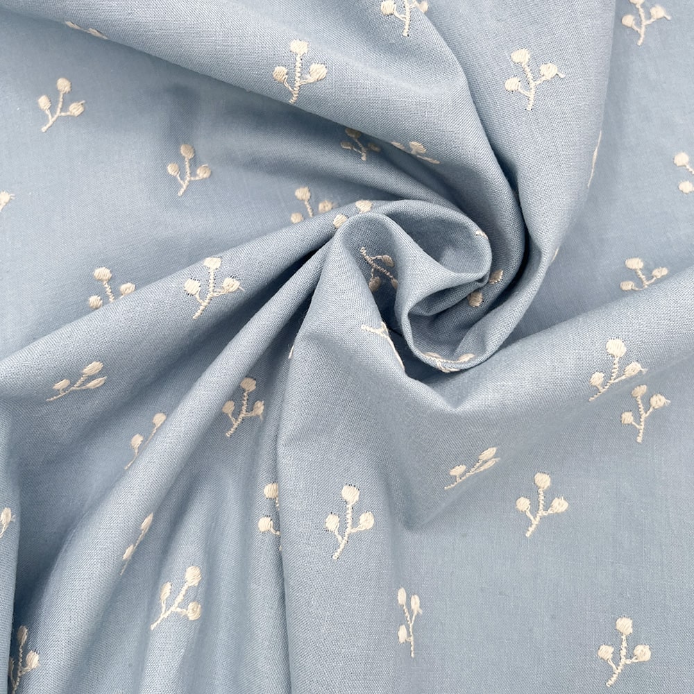 kinomi 刺しゅう キャンブリック生地｜木の実 刺繍 コットンキャンブリック(スモークブルー×ナチュラル刺繍)