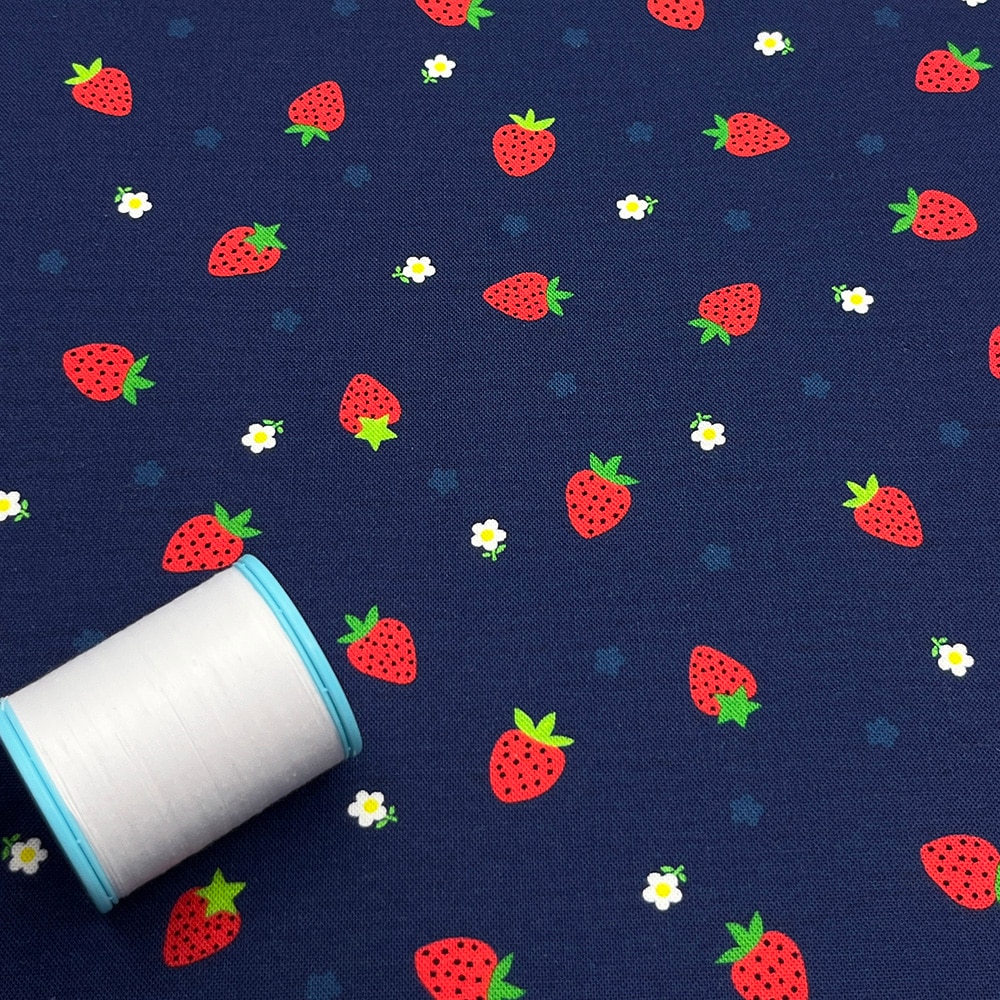 【Riconic】「イチゴ」 デジタルプリント｜シーチング