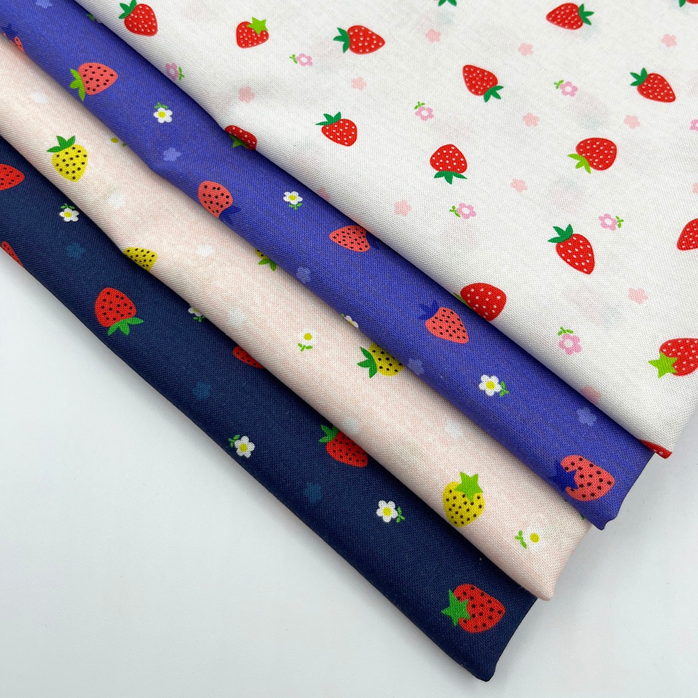 【Riconic】「イチゴ」 デジタルプリント｜シーチング