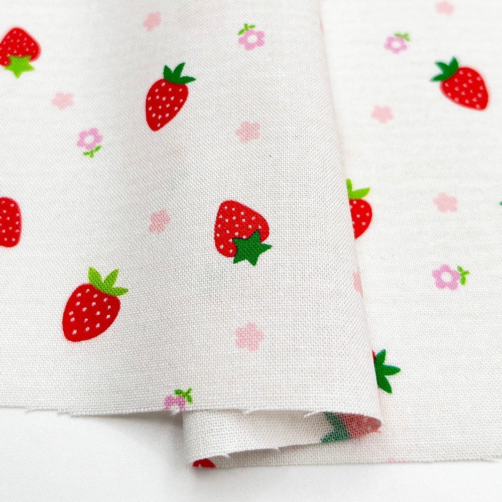 【Riconic】「イチゴ」 デジタルプリント｜シーチング