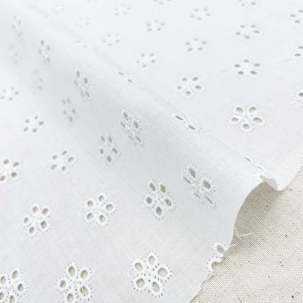 100円スタート！綿60ローン・全面柄レース　オフ　4m 1m 100 円 生地（素材（生地・毛糸）ローン）（手芸