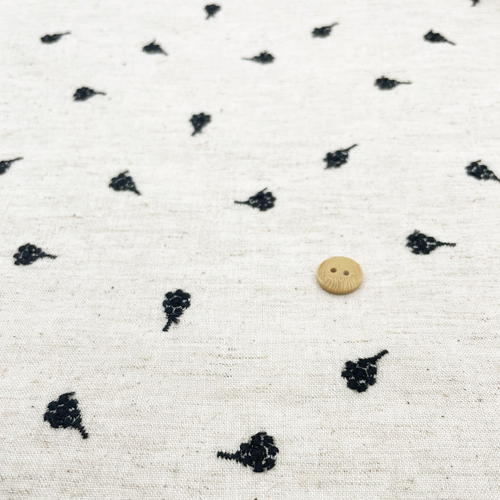 木の実刺しゅう コットンリネンシーチング生地 (ナチュラル)|綿麻 刺繍