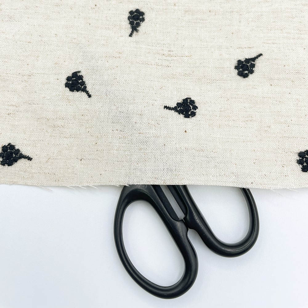 木の実刺しゅう コットンリネンシーチング生地 (ナチュラル)|綿麻 刺繍