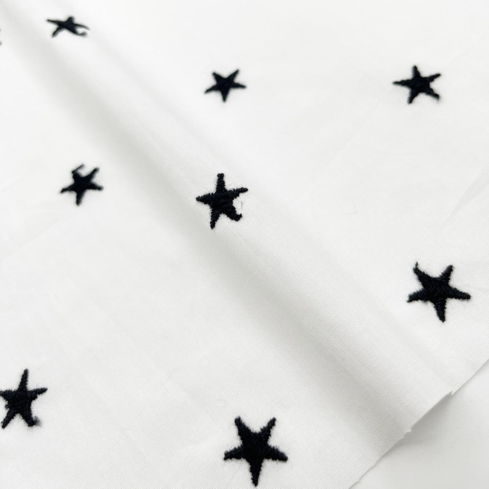 mokomokoSTAR 刺しゅう コットンブロード生地|スター 星 刺繍 (ホワイト×ブラック刺繍)