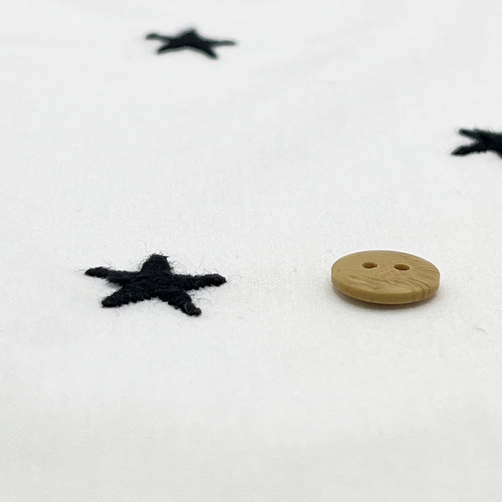mokomokoSTAR 刺しゅう コットンブロード生地|スター 星 刺繍 (ホワイト×ブラック刺繍)