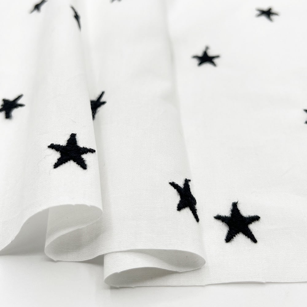 mokomokoSTAR 刺しゅう コットンブロード生地|スター 星 刺繍 (ホワイト×ブラック刺繍)