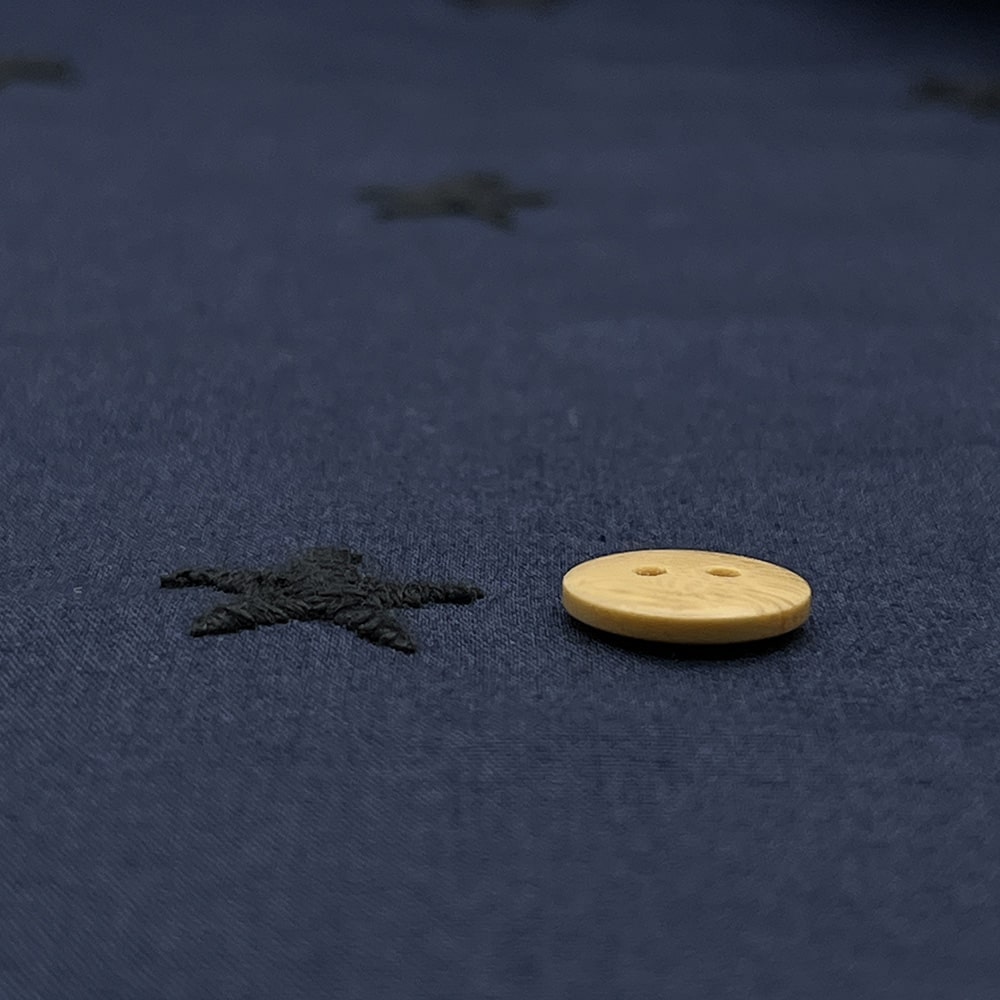 mokomokoSTAR 刺しゅう コットンブロード生地｜スター 星 刺繍 （ネイビー×ブラック刺繍）