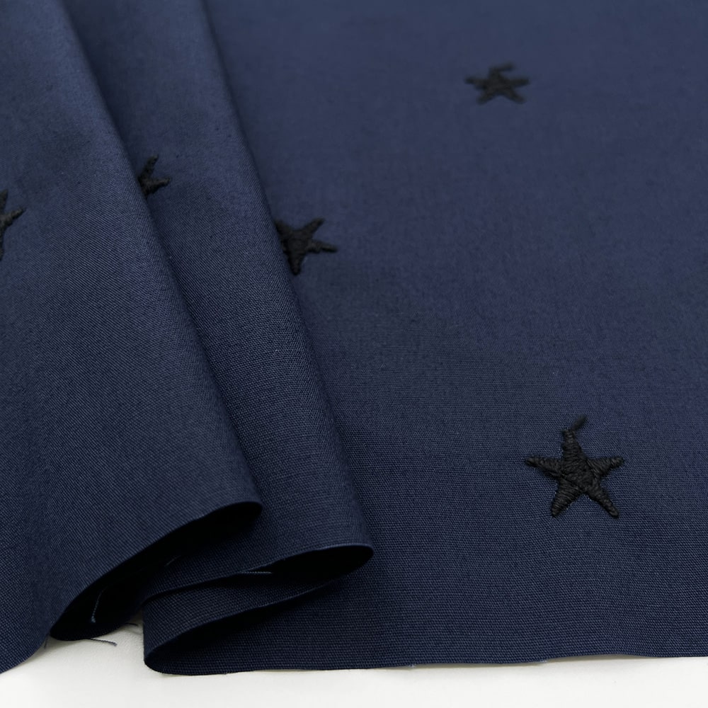 mokomokoSTAR 刺しゅう コットンブロード生地｜スター 星 刺繍 （ネイビー×ブラック刺繍）