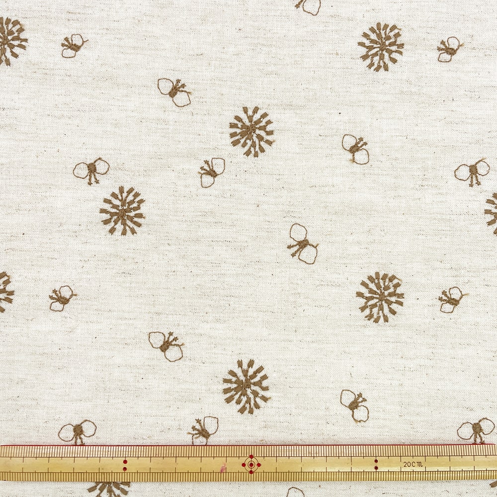 ちょうちょと花 刺しゅう コットンリネンシーチング生地 (ナチュラル×カフェオレ刺繍)