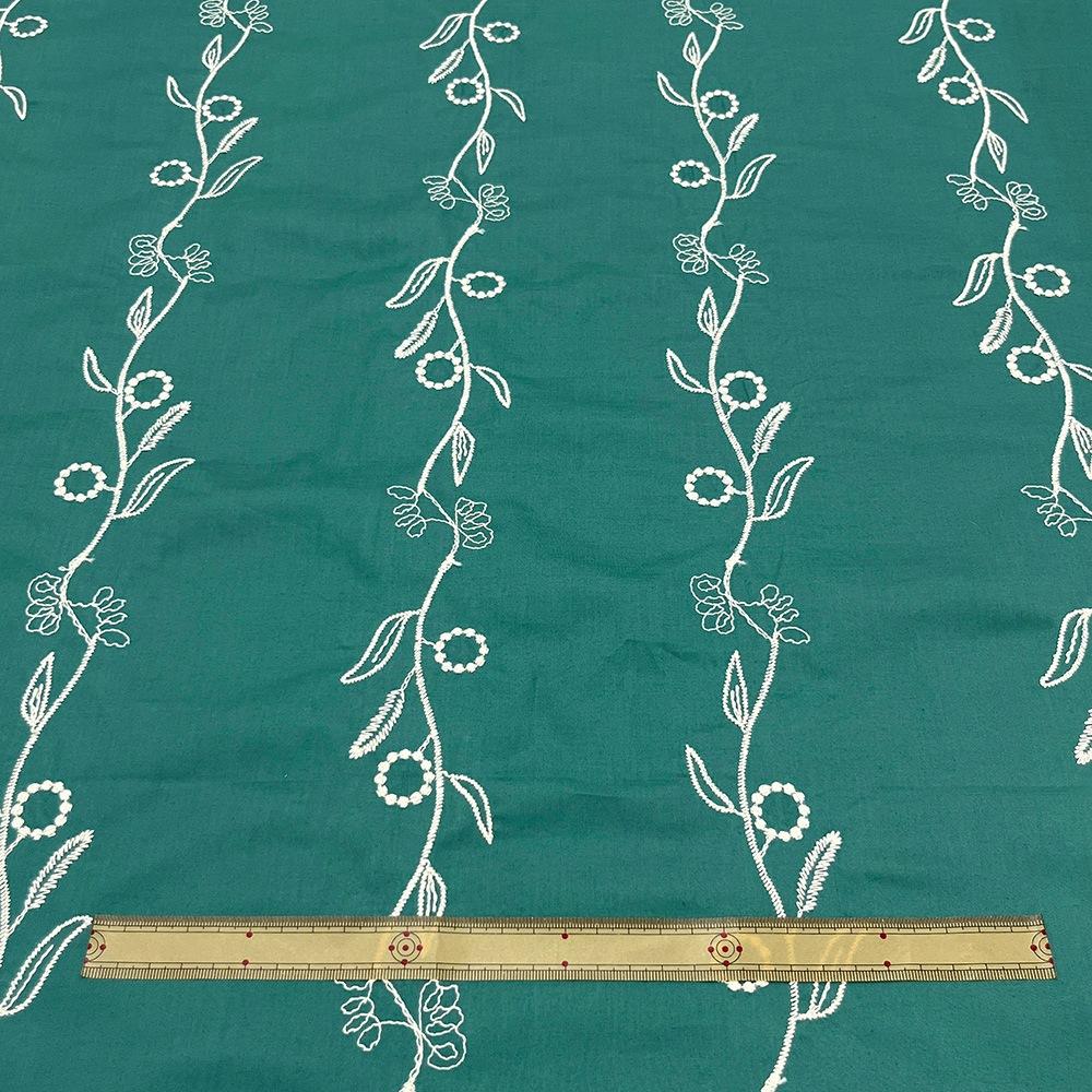 【Hitosaji】 蔓草(TSURUKUSA) 刺しゅう |ローン(アンティークグリーン×アイボリー刺繍)