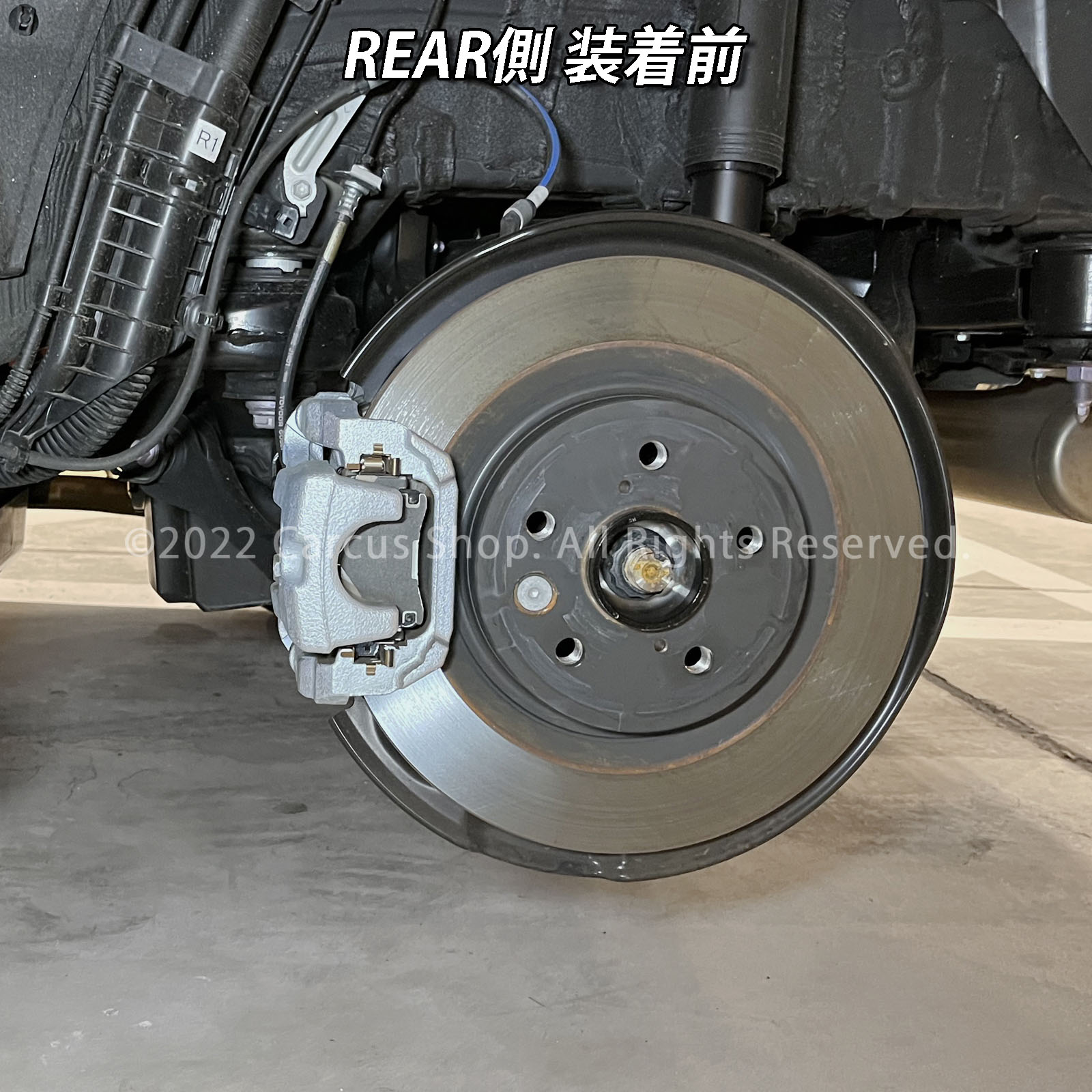 トヨタ車 35系クラウンクロスオーバー用 高耐久金属製キャリパーカバー