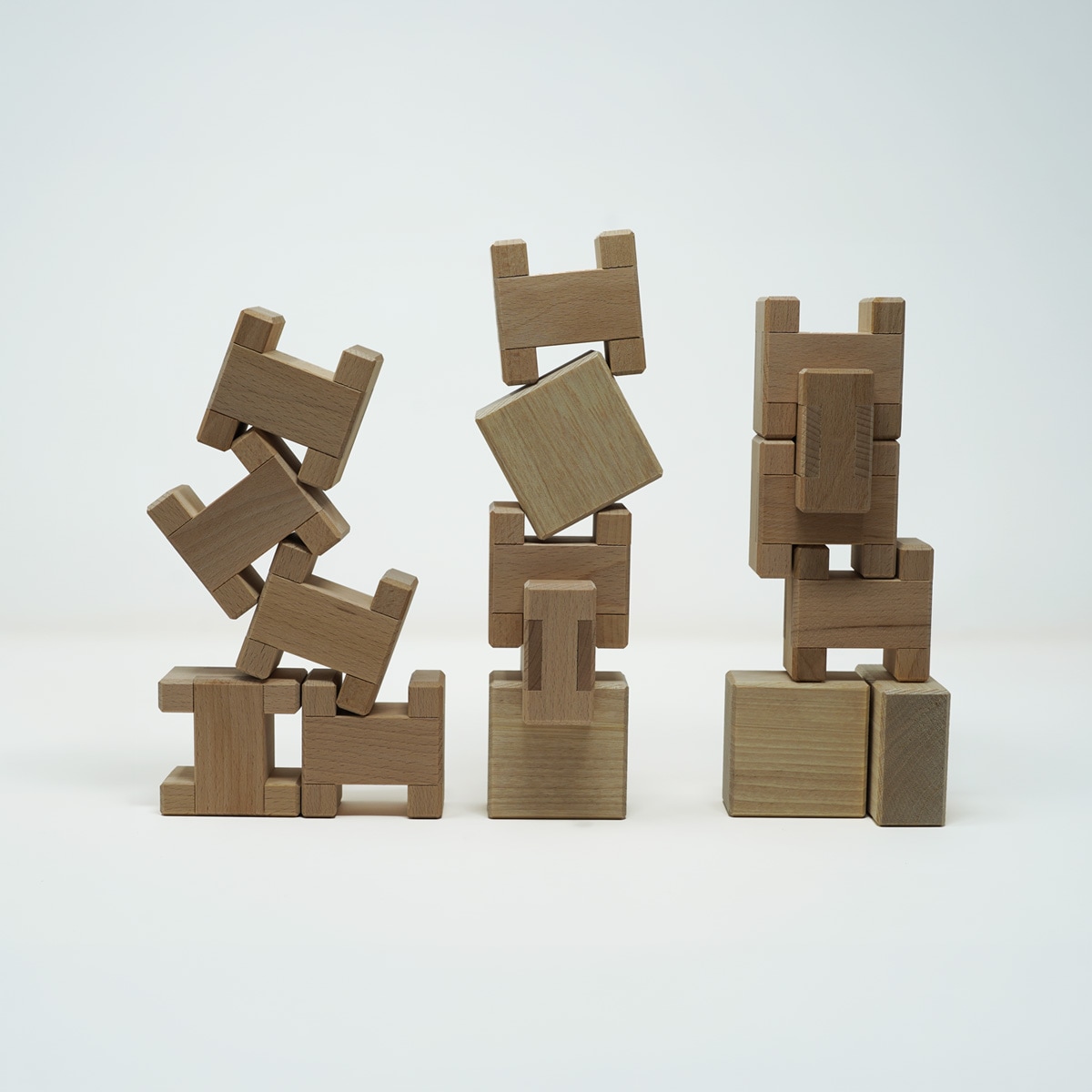 <{$item.group.list[i].name}