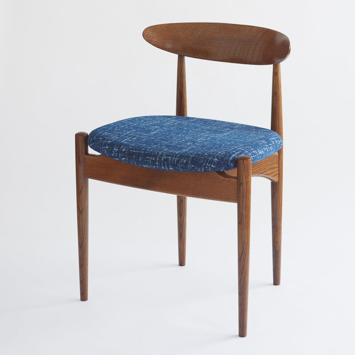 飛騨の家具]石見銀山群言堂×オークヴィレッジ コラボチェア｜オーク