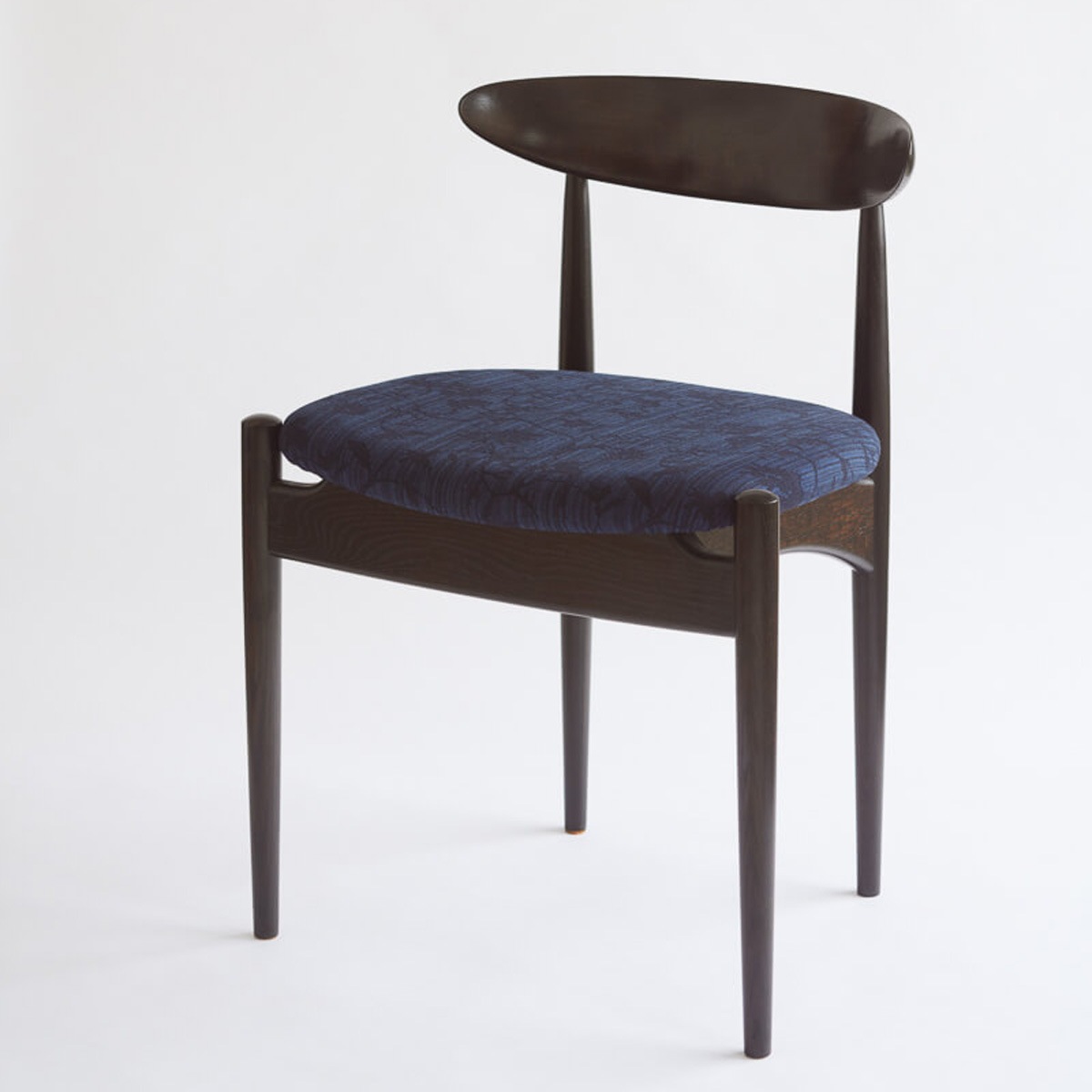 飛騨の家具]石見銀山群言堂×オークヴィレッジ コラボチェア｜オーク