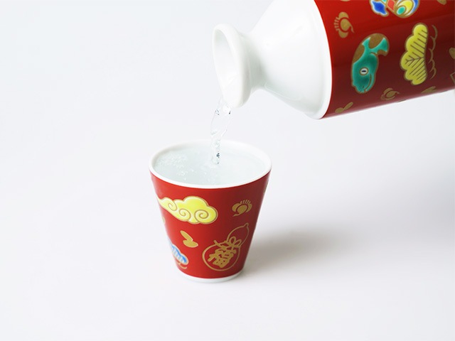 ★東海パーツ様用【新品未開封2022年】五粮液 焼酎 500ml NFC機能付き 極上宝焼酎 25度 ペットカップ 220ml【別送品】 | 酒・リカー