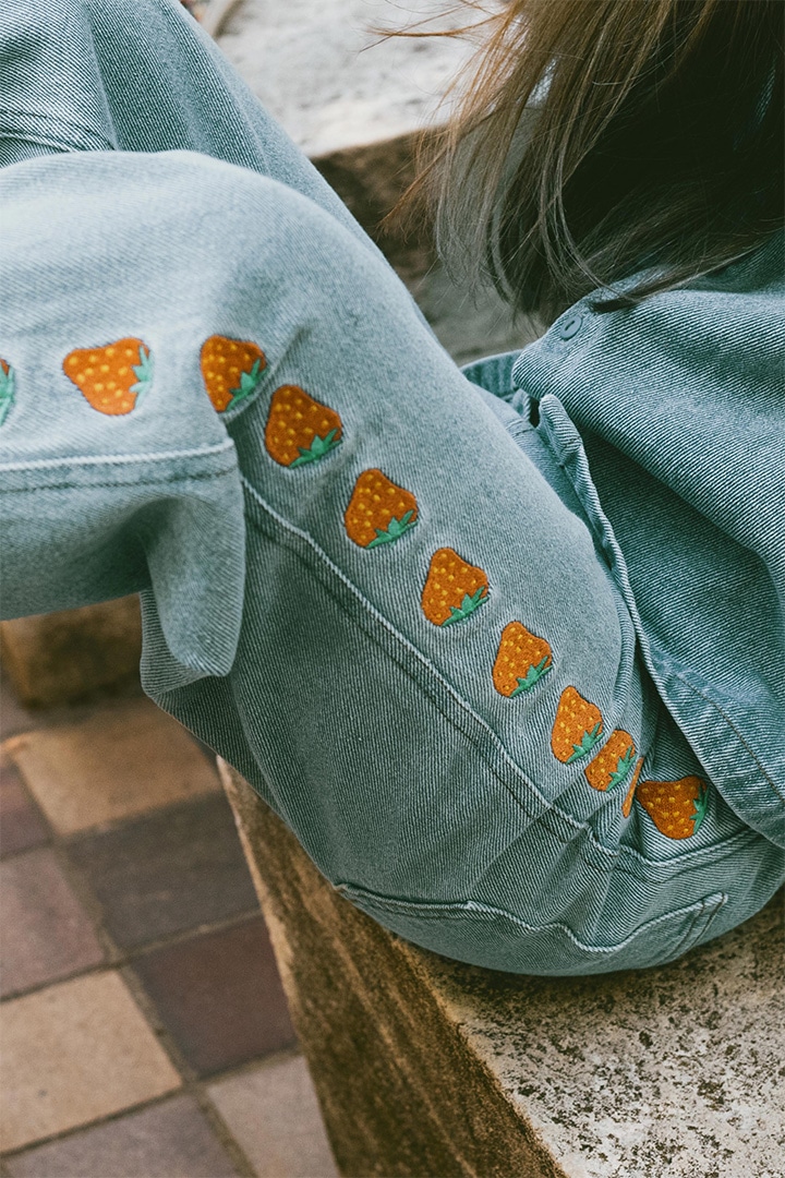 1st drop]tinycottons / STRAWBERRIES EMBROIDERED JEANS / SS25