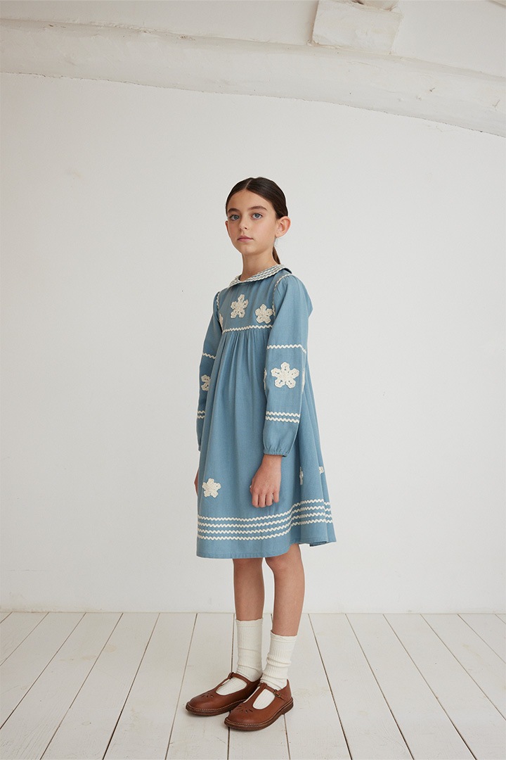 【新品未使用】Bebe organic Lena Dress ワンピース4y Bebe Organic】LENA DRESS | lana