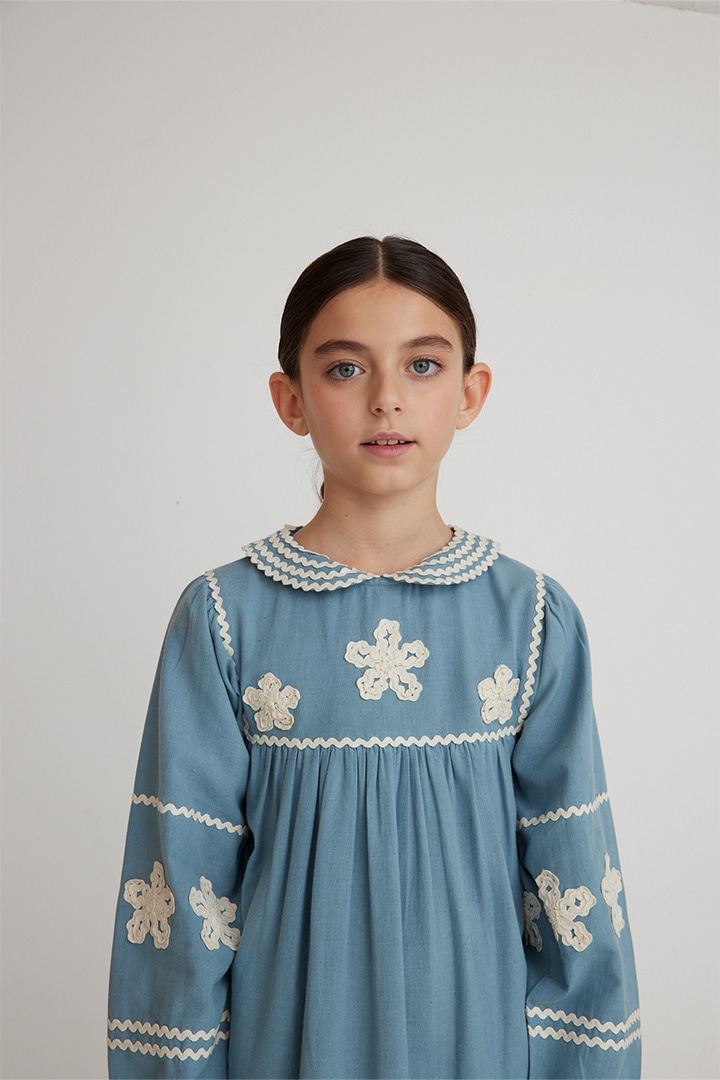 bebe organic ワンピース 3y Bebe organic 3y 刺繍ワンピース Bebe Organic / Inga Dress / Zigzag