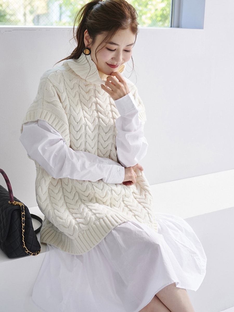 【美品】OBLI　24AW　ニットドッキングワンピース　レッド　完売品 完売 OBLI ニットドッキングワンピース/レッド