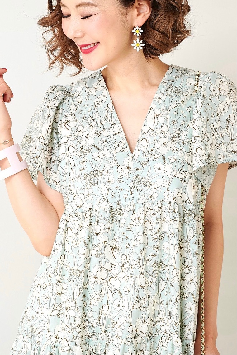 ミントグリーンVネックティアードワンピース | DRESS | OBLI